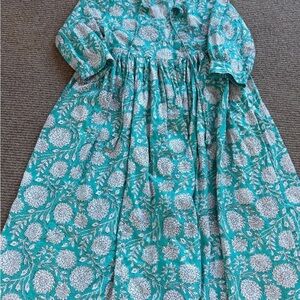 Beautiful Dress in style of Daughter of India